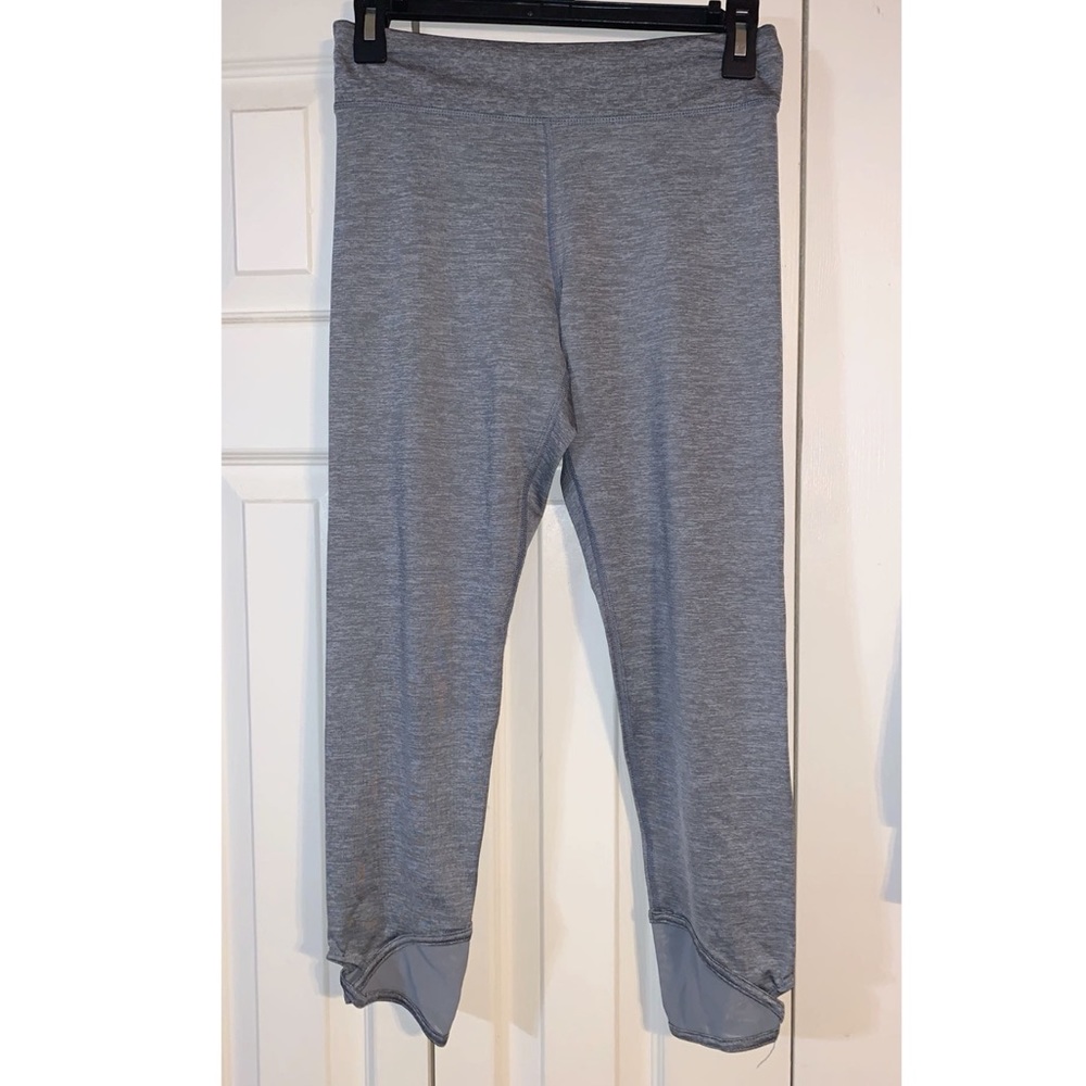 2 pairs of 3/4 Leggings